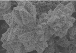 3D network of SiO2 based nanotubes.