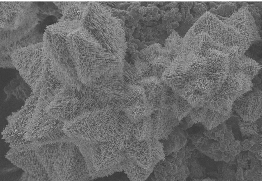 3D network of SiO2 based nanotubes.
