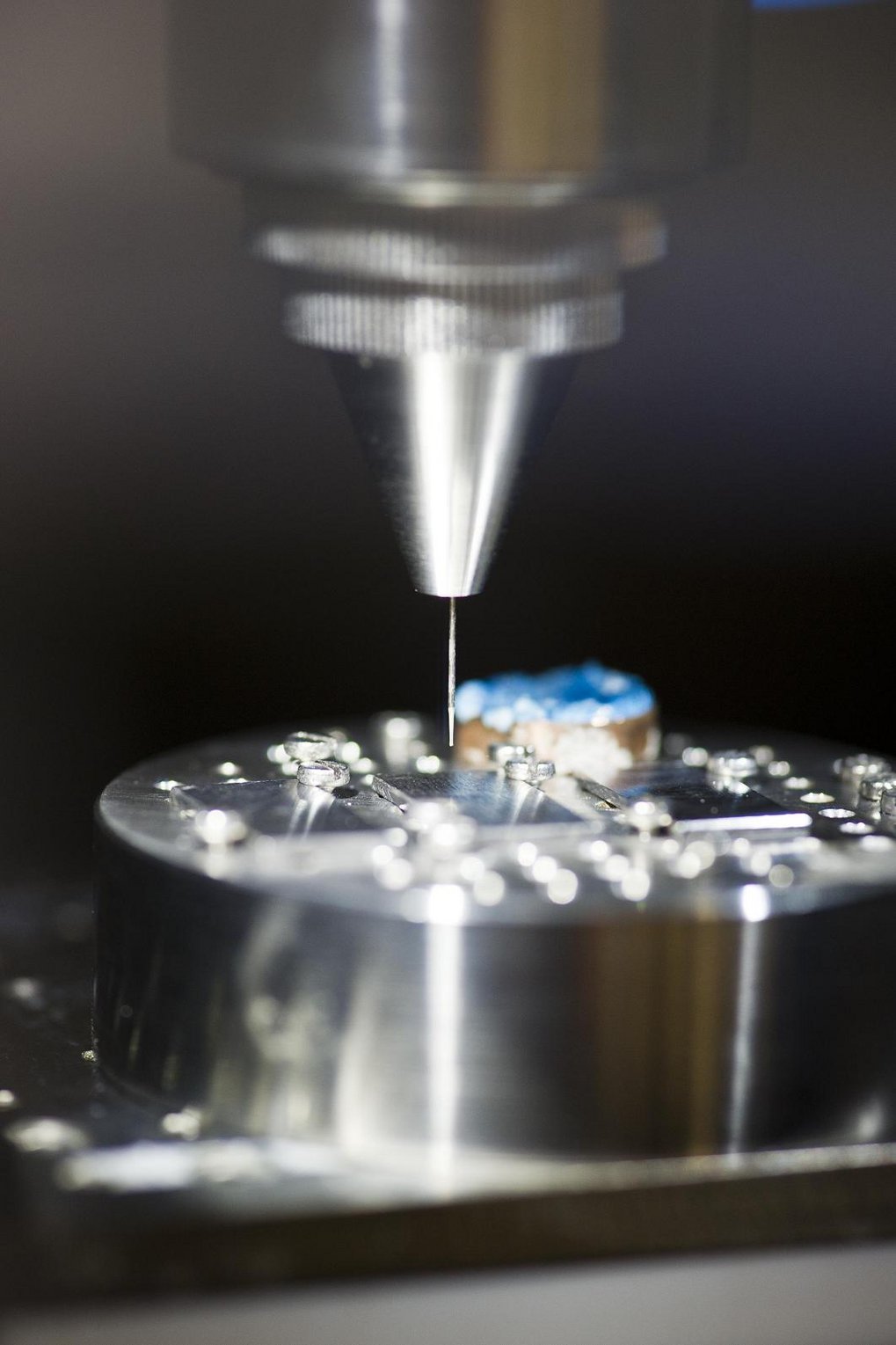 Several Scanning Kelvin Probes, some specialized for hydrogen detection