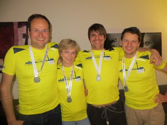 Dr. Robert Spatschek, Friederike Helemann, Dr. Claas Hüter und Albert Glensk (Foto von links nach rechts) Dr. Robert Spatschek, Friederike Helemann, Dr. Claas Hüter und Albert Glensk (Foto von links nach rechts)