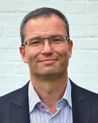 Prof. Jochen M. Schneider ist zum Fellow der Max-Planck-Gesellschaft berufen worden und wird ab Oktober 2015 die Gruppe Self-Reporting Materials („Kommunizierende“ Materialien) am Düsseldorfer Max-Planck-Institut für Eisenforschung leiten. Prof. Jochen M. Schneider ist zum Fellow der Max-Planck-Gesellschaft berufen worden und wird ab Oktober 2015 die Gruppe Self-Reporting Materials („Kommunizierende“ Materialien) am Düsseldorfer Max-Planck-Institut für Eisenforschung leiten.