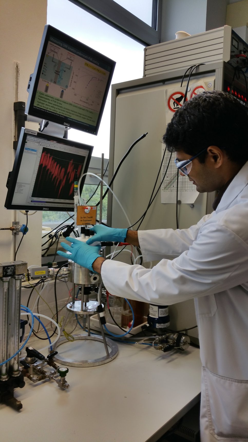 Vijayshankar Dandapani, doctoral student in the group “Corrosion” in the department “Interface Chemistry and Surface Engineering”, was selected to give a talk at the Gordon Research Conference 2016 on Aqueous Corrosion