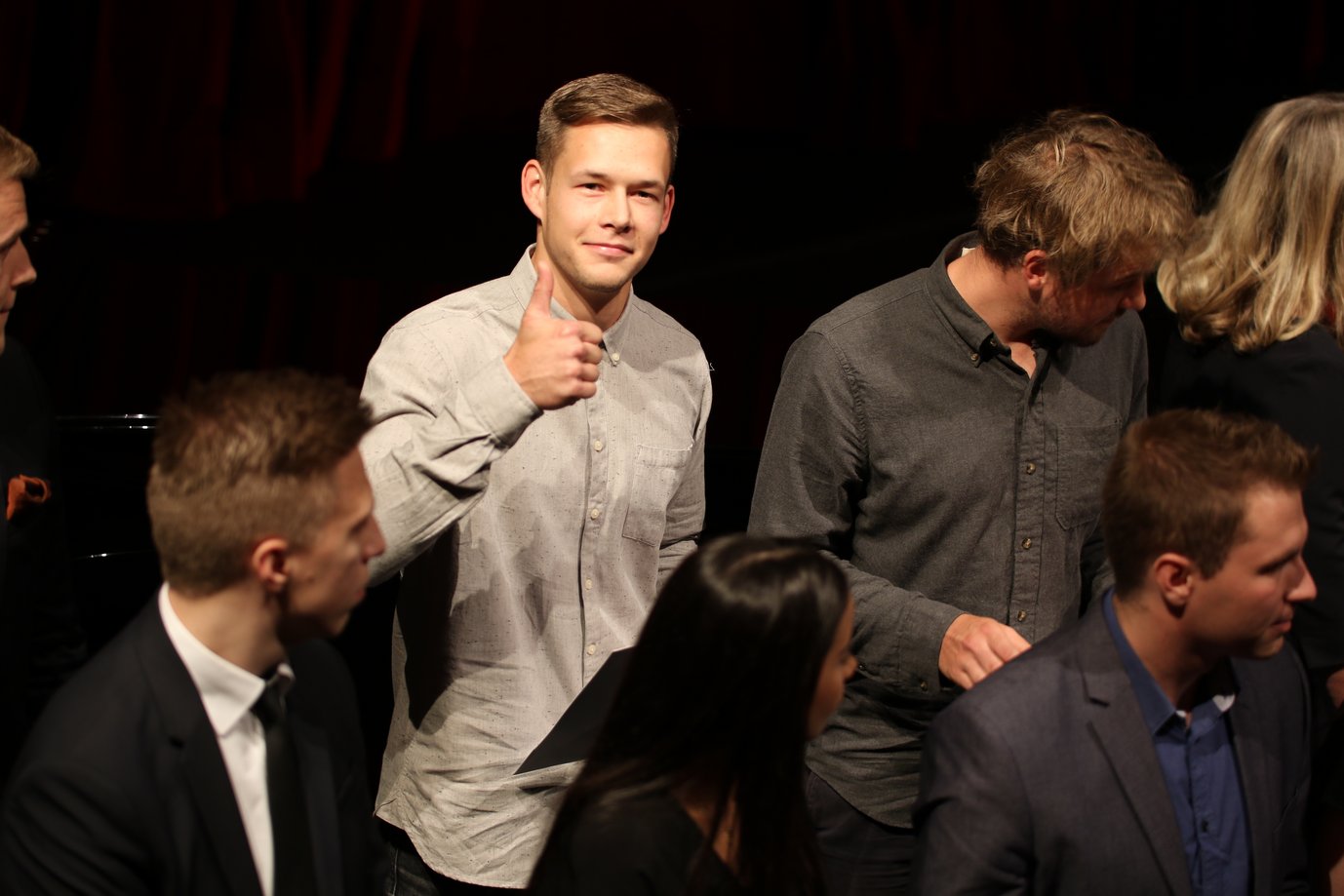 Christian Broß, Werkstoffprüfer am MPIE, wird von der Industrie- und Handelskammer Düsseldorf geehrt.