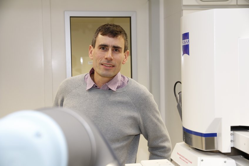 Prof. Dierk Raabe and Dr. Michael Herbig were honoured with the AIME Champion H. Mathewson Award for there research on self-healing steel. Prof. Dierk Raabe and Dr. Michael Herbig were honoured with the AIME Champion H. Mathewson Award for there research on self-healing steel.