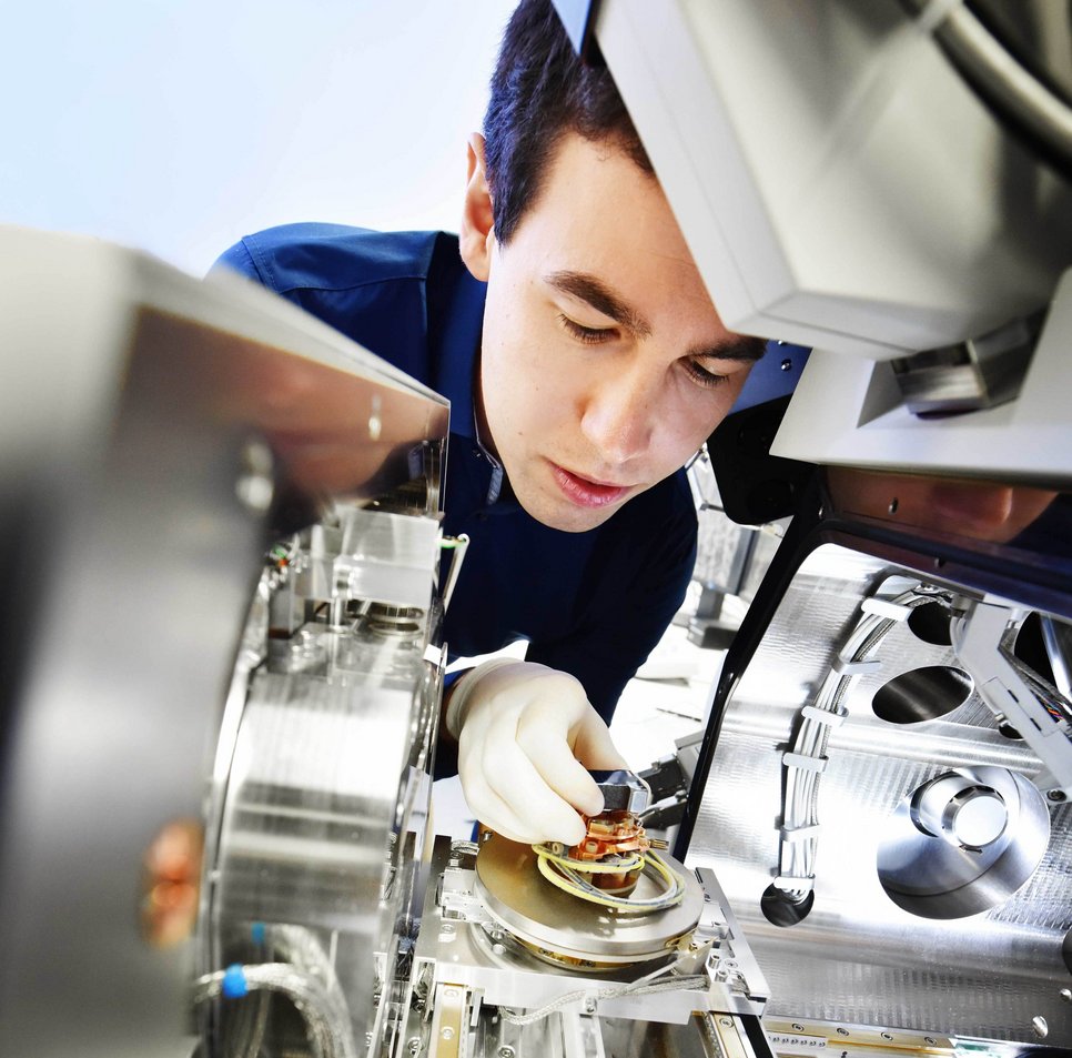 Philipp Kürnsteiner, doctoral student in the group “Alloys for Additive Manufacturing”, was awarded with the Acta Student Award for his publication on ”Massive nanoprecipitation in an Fe-19Ni-xAl maraging steel triggered by the intrinsic heat treatment during laser metal deposition”, which appeared in the highly respected journal Acta Materialia.
