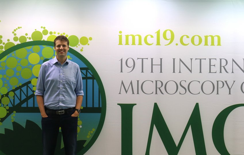 Thorsten Meiners beim 19. Internationalen Mikroskopiekongress in Sydney, Australien Thorsten Meiners beim 19. Internationalen Mikroskopiekongress in Sydney, Australien