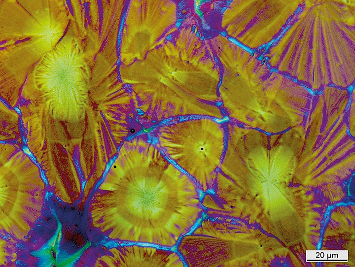 Lichtmikroskopbild eines Dünnfilms aus Barium-Titanat. Solche Materialien werden für die Herstellung von Halbleitern, zum Beispiel in Computern, verwendet. Lichtmikroskopbild eines Dünnfilms aus Barium-Titanat. Solche Materialien werden für die Herstellung von Halbleitern, zum Beispiel in Computern, verwendet.