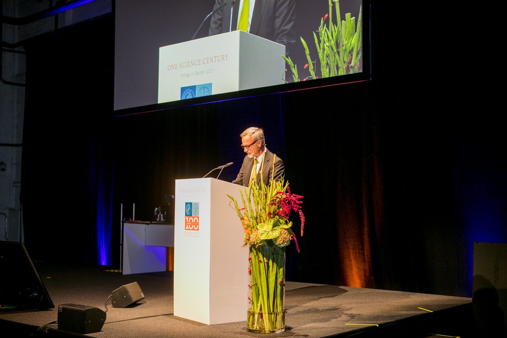 Prof. Dierk Raabe, Direktor am MPIE.