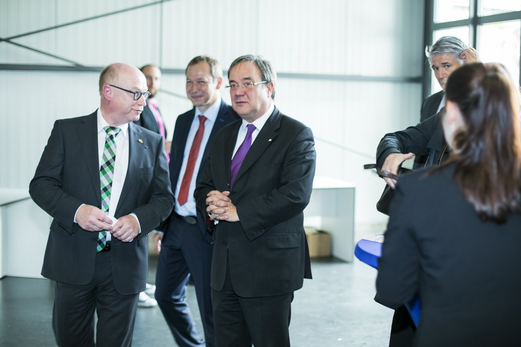 Prof. Martin Stratmann, Präsident der Max-Planck-Gesellschaft, mit NRW-Ministerpräsident Armin Laschet (von links).