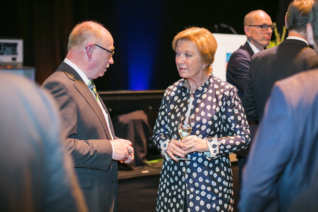 Prof. Martin Stratmann, Präsident der Max-Planck-Gesellschaft, mit Staatssekretärin Anette Storsberg