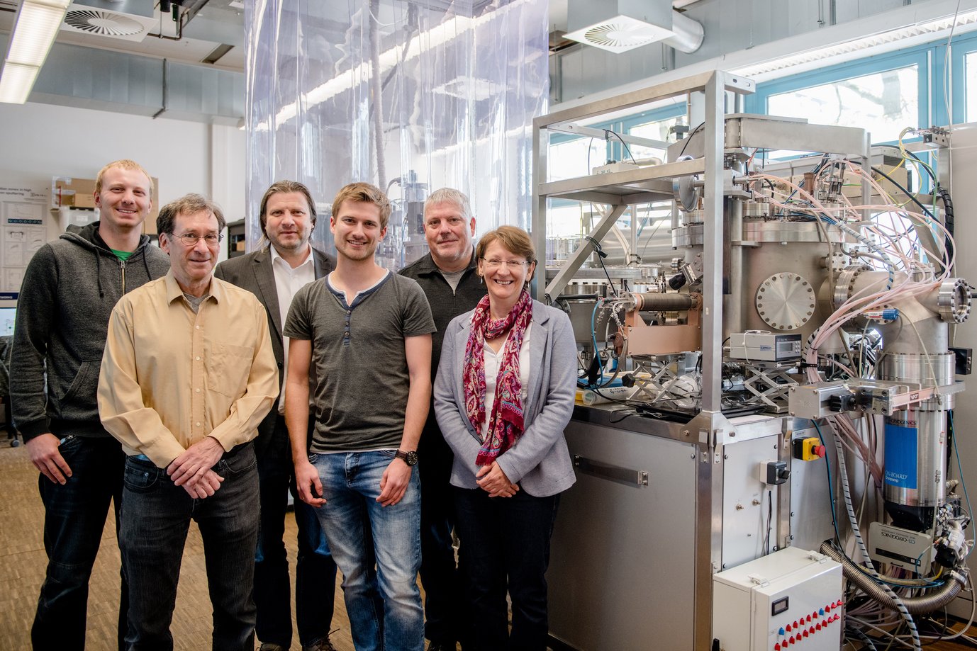 The researcher team: Michael Meischein, Alan Savan, Alfred Ludwig, Tobias Löffler, Wolfgang Schuhmann and Christina Scheu (from left)