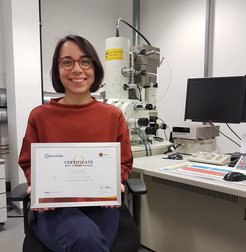 Ceren Yilmaz, PhD student in the group “Microscopy and Diffraction”, has won the Best Poster Award at the REX&GG.