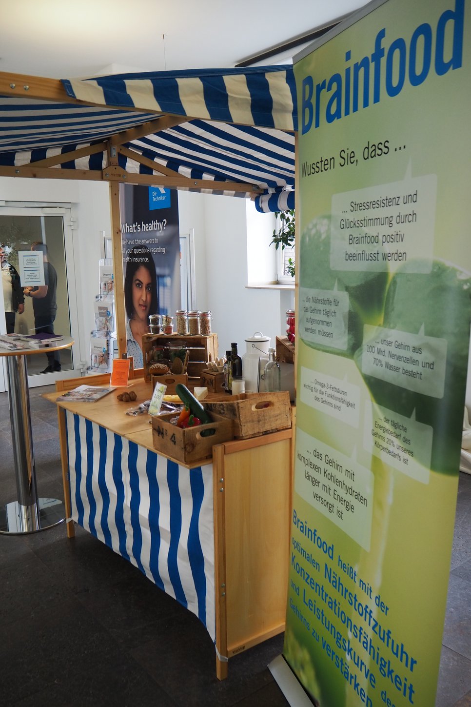 Eine ausgewogene Ernährung kann auch am Arbeitsplatz gelingen.