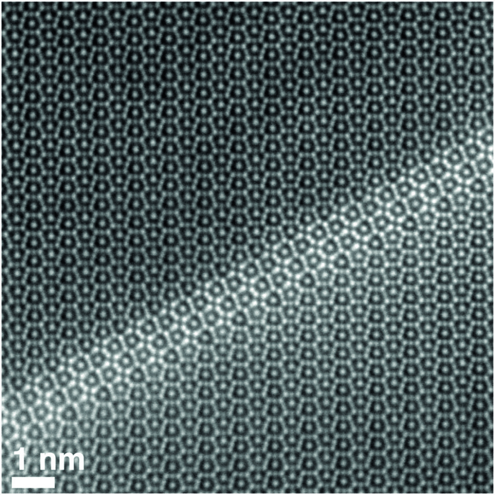 Fig. 1: High-angle annular dark-field scanning transmission electron microscopy (HAADF STEM) picture of a pyramidal fault in off-stoichiometric Nb-rich NbFe2 Laves phase.