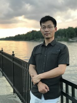 Dr. Xuyang (Rhett) Zhou, Humboldt-Stipendiat in der Abteilung Mikrostrukturphysik und Legierungsdesign.