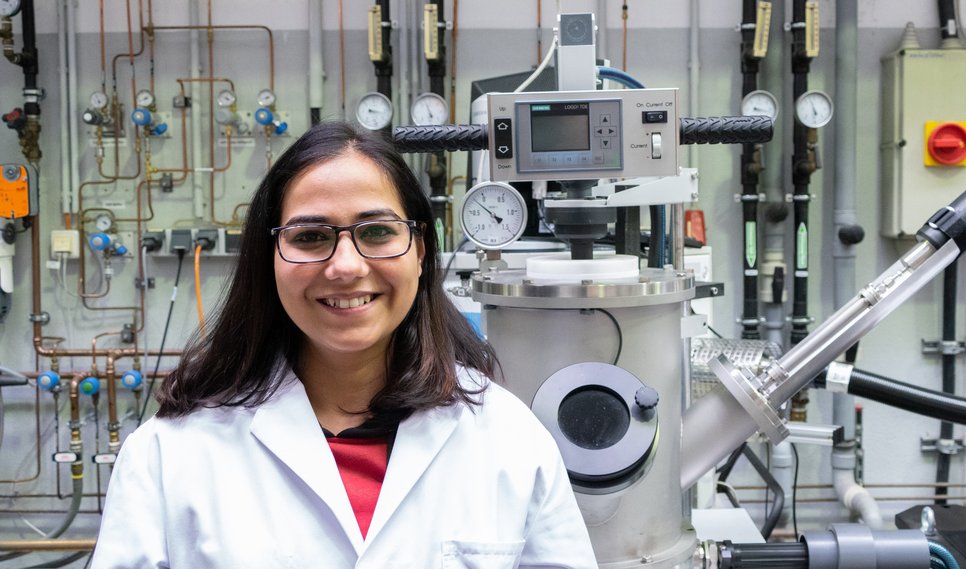 Dr. Khushubo Devi is the first Henriette Hertz awardee at the MPIE. She works on iron ore reduction with hydrogen.