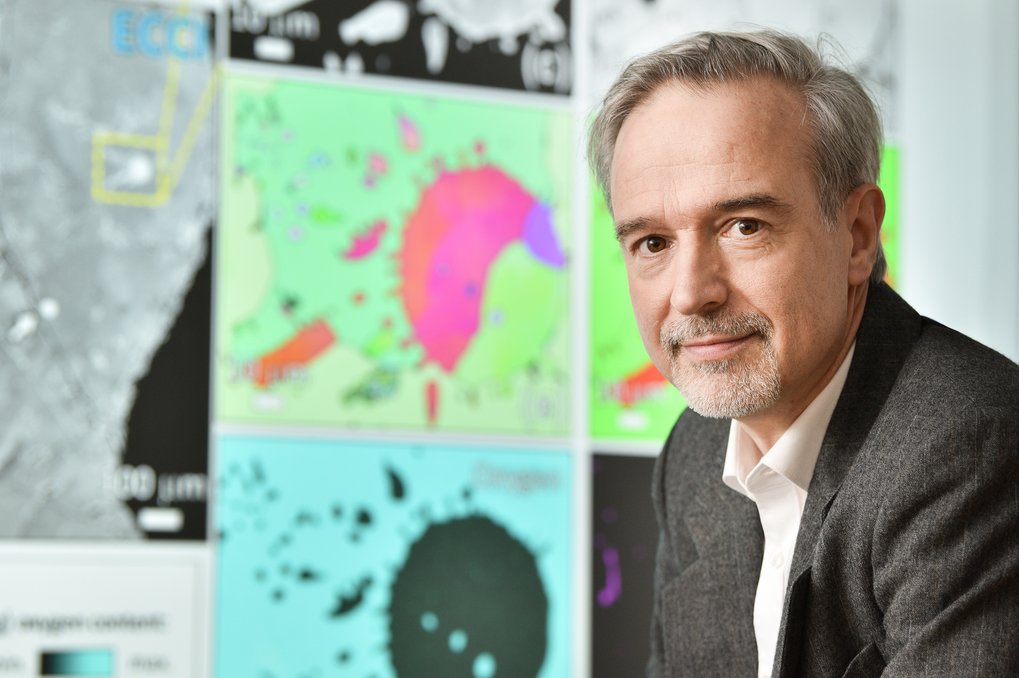 Der Europäische Forschungsrat verlieh Prof. Dierk Raabe einen mit 2,5 Millionen Euro dotierten Advanced Grant für sein Projekt zur grünen Stahlerzeugung. Der Europäische Forschungsrat verlieh Prof. Dierk Raabe einen mit 2,5 Millionen Euro dotierten Advanced Grant für sein Projekt zur grünen Stahlerzeugung.