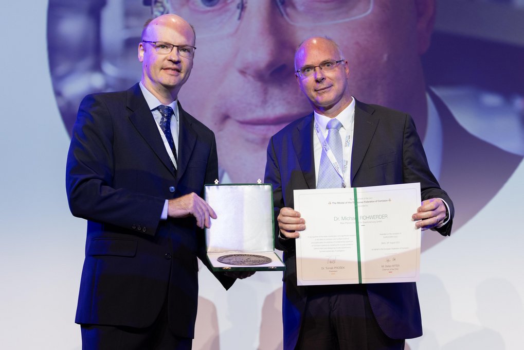 25 years of excellent contributions to corrosion science: Dr. Michael Rohwerder receiving the European Corrosion Medal at Eurocorr 2023. 25 years of excellent contributions to corrosion science: Dr. Michael Rohwerder receiving the European Corrosion Medal at Eurocorr 2023.