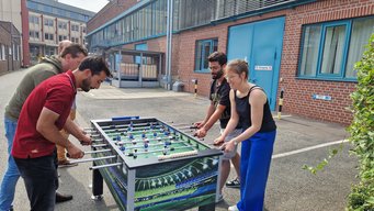 Kicken während des Sommerfests auf dem Institutscampus. Kicken während des Sommerfests auf dem Institutscampus.