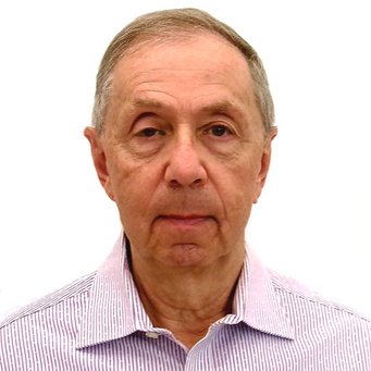 Yuri Mishin is an expert for theoretical and computational materials science at George Mason University, USA. Portrait of a man.